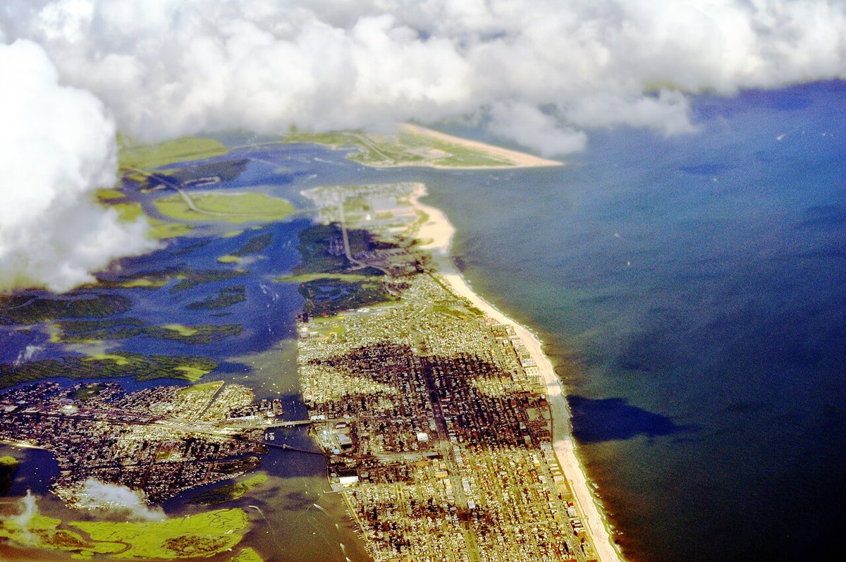 Long Beach, NY - Fichier:Long Beach, NY aerial from the west 01 - equalized (9454116483).jpg  — W