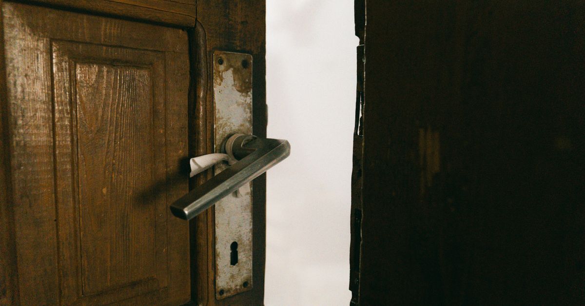 Door Knob Lock Replacement — Inwood Locksmith